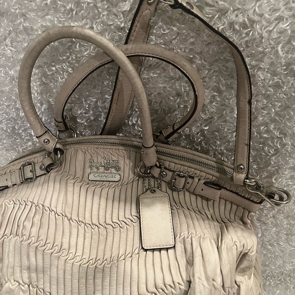 Coach Madison Sophia White/Cream Leather Satchel Tote Bag  Coach Madison Sophia White/Cream Leather Satchel Tote Bag Purse handbag 18643